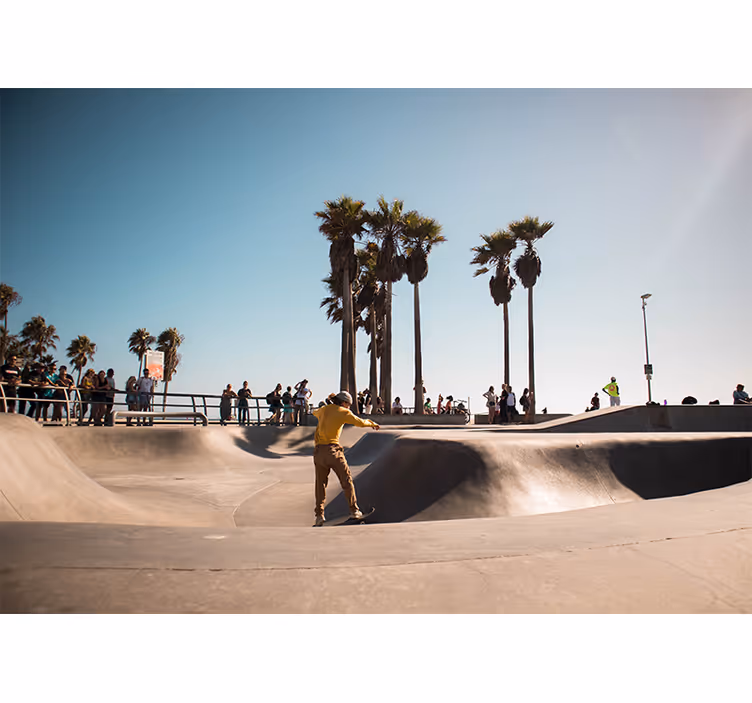 Skateboarding u oceánu Fototapeta pro město a zemi - TenStickers