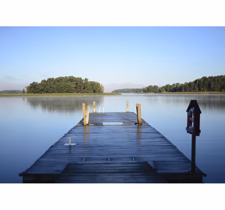 Klidné přístaviště Fototapeta jezero - TenStickers