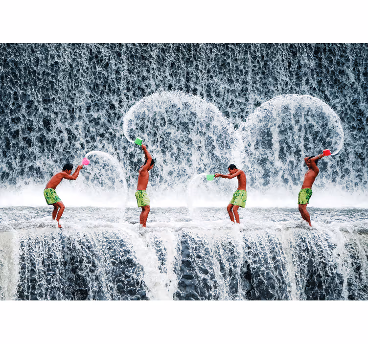 Fototapeta lidí veselý vodní splash - TenStickers