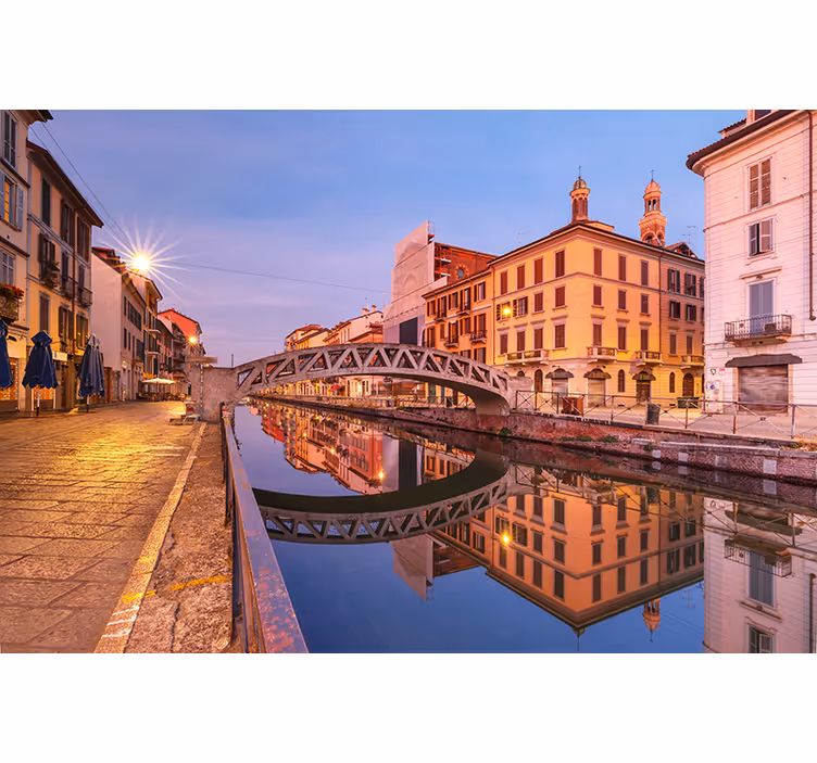 Fototapeta naviglio grande canal v milánské silnici - TenStickers