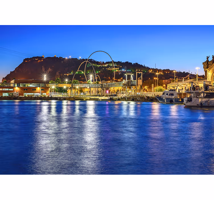Večerní světla u přístavu Fototapeta Barcelona - TenStickers