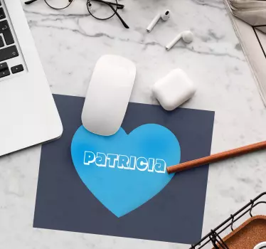 Podložka pod myš se jménem ve tvaru srdce - TenStickers
