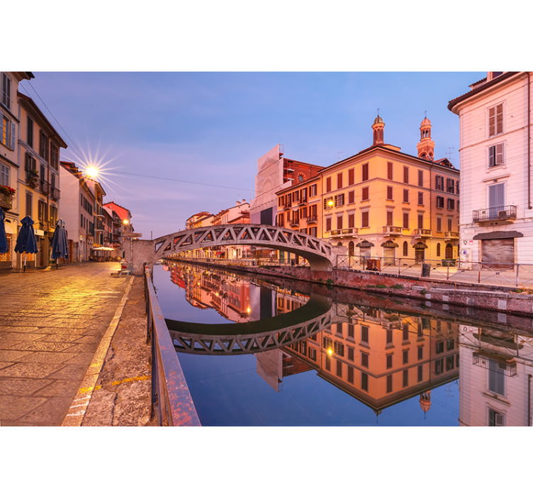Fototapeta naviglio grande canal v milánské silnici - TenStickers