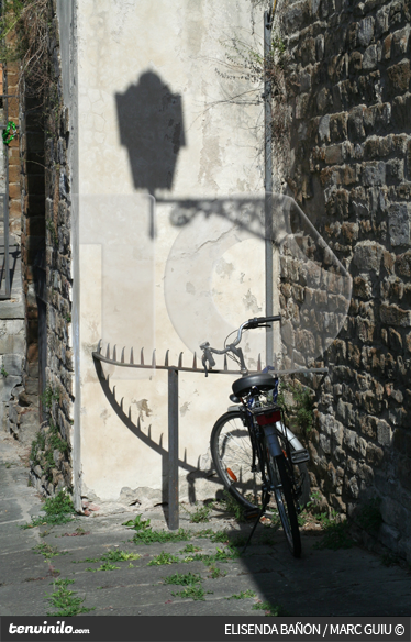 Krajinný plakát s lampou a bicyklem - TenStickers