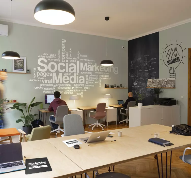 Přemýšlejte o větší nálepce na stěnu - TenStickers