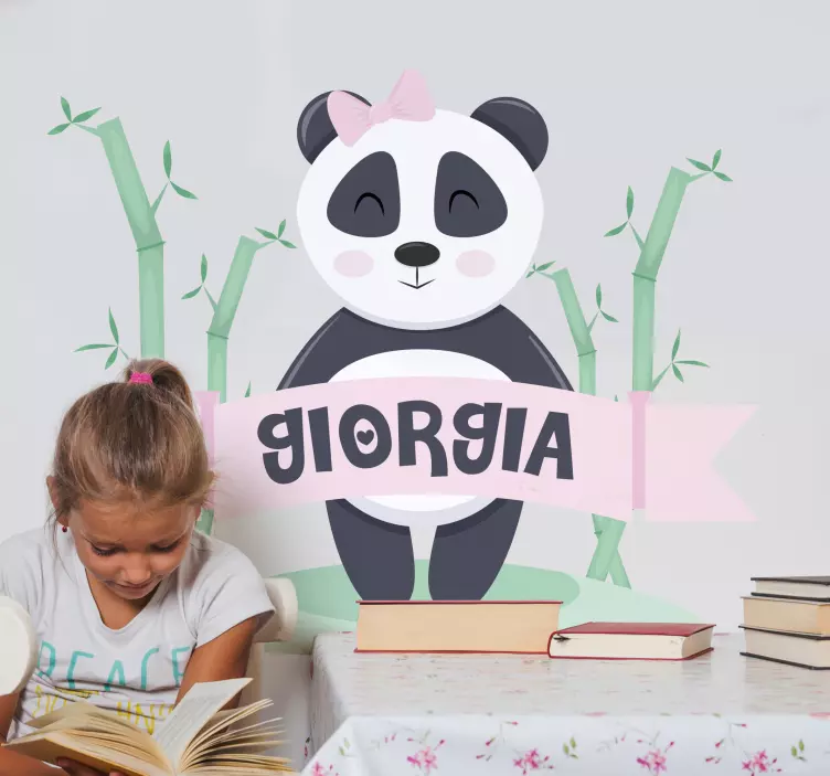 Holčička panda s nálepkou dětské jméno - TenStickers