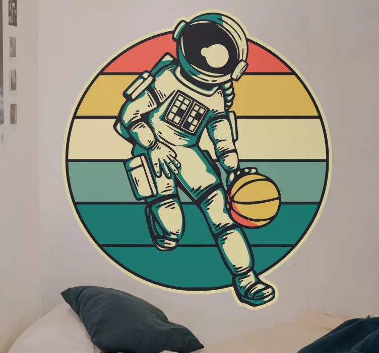 Kosmonaut hrající basketbal Zvířecí nálepka - TenStickers