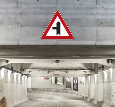 Křižovatka s nálepkou priority znamení - TenStickers