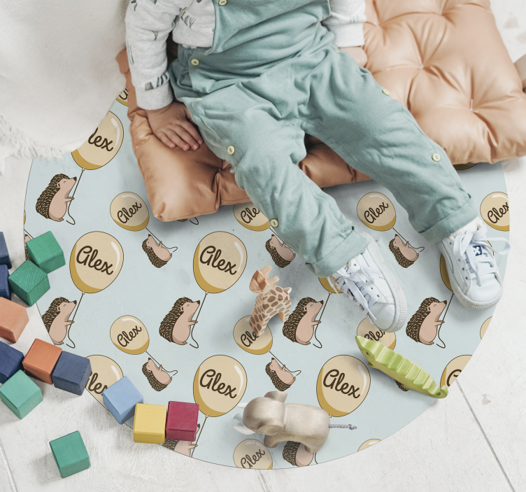 Dikobraz s balónem a jménem koberec v obývacím pokoji - TenStickers