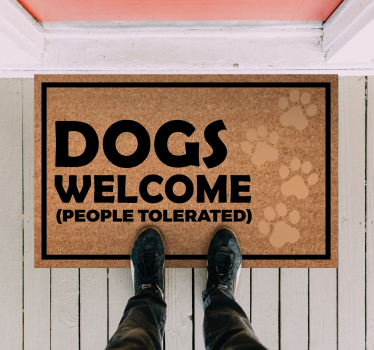 Psi vítáni, lidé tolerovali koberce na míru - TenStickers