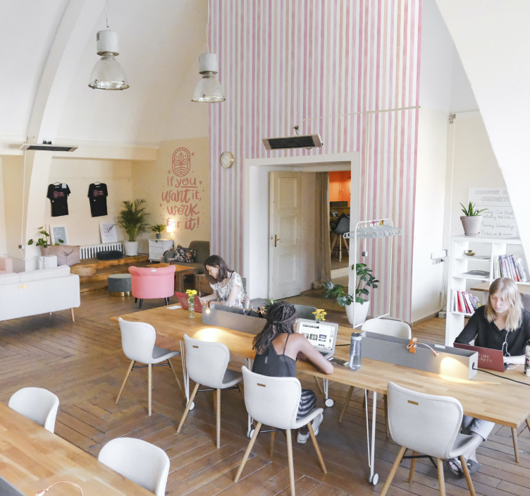 Růžová tapeta akvarel vertikální pruhy - TenStickers